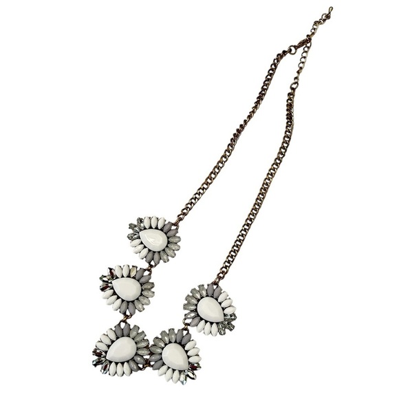 J Crew floral gold tone necklace in faceted white, gray & gunmetal beads 10 inch - Picture 5 of 7